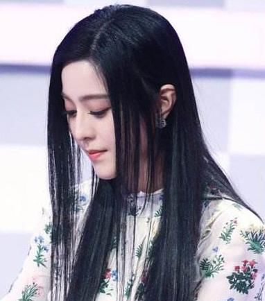  「告急」Tony老师私下透露，发际线“告急”，可能是常年这3种发型引起的