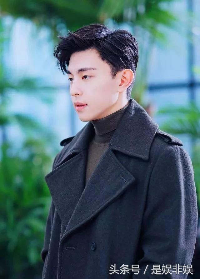 《一千零一夜》邓伦的十五套衣服，第七套贵气，第十套最帅！