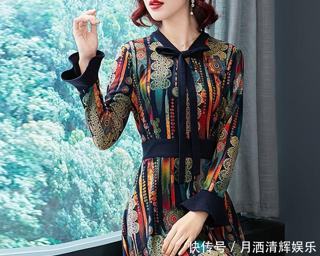 意想不到,竟有比旗袍更优雅的秋裙!若70后穿,美得天天不重样