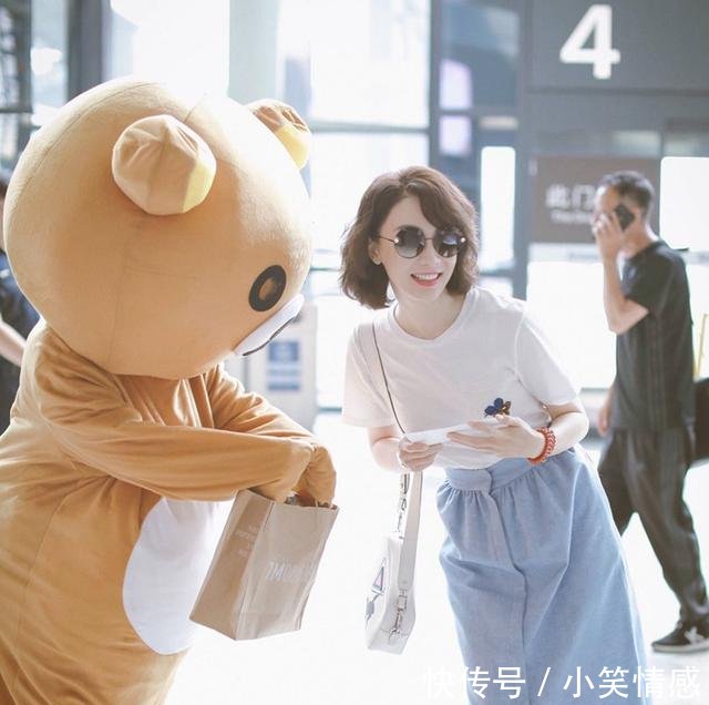 41岁陈数也太年轻了吧，一身清新装扮现身，与儿子同框竟像姐弟