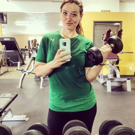 胖妞2年瘦300斤，网友赞她变女神，她却展示老太太一样的身体