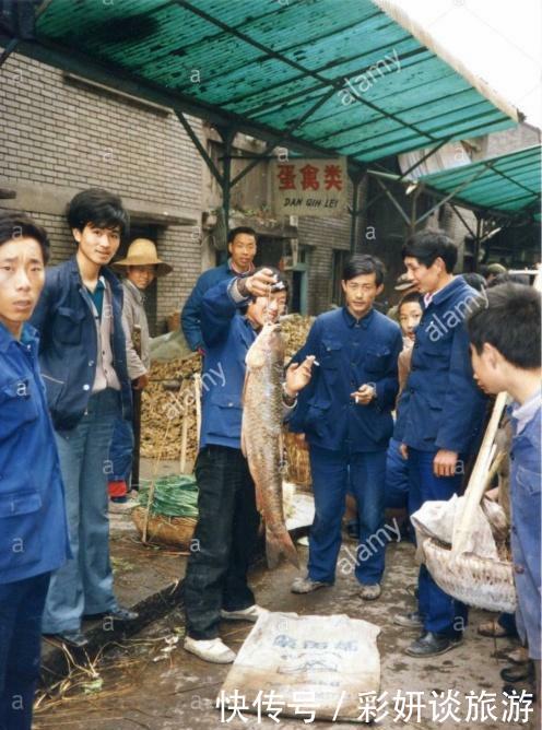  胡子■山是一座城 城是一座山1985年的山城重庆