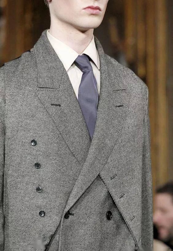  『时装画技法』时装系统里最难穿的一种类型——西装，在大牌设计师手下是如何被重塑？