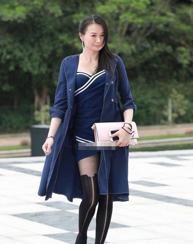  春季@春季路人街拍,小姐姐们不仅穿着时髦,而且还很养眼