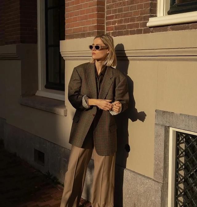 【显瘦】2020年流行的裤子长这样?时尚百搭又显瘦,一半以上的人都在穿它