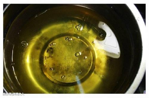 道路两边不起眼的它，睡前加啤酒，半月清零斑点，皮肤光鲜净白