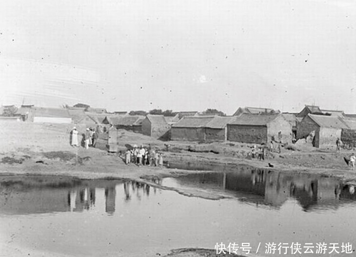 老照片：清末河南的残破景象，街上没有女人