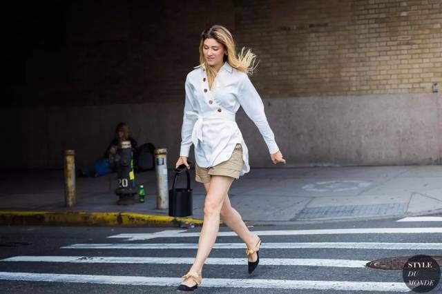 平胸女孩穿衣服简直太美了!那大胸姑娘到底该怎么办?