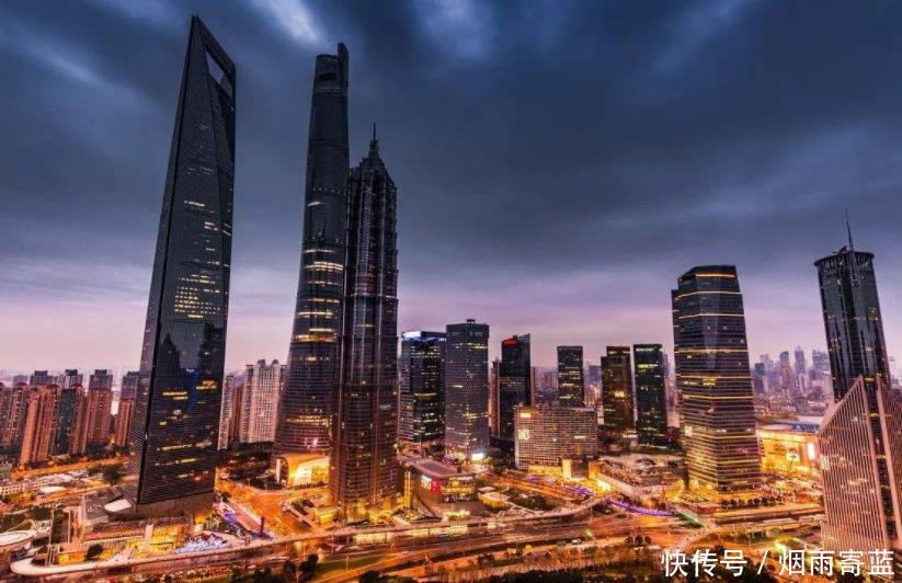 国内各地摩天建筑总数前四强，北京缺席，四大城市上榜，厉害吧！