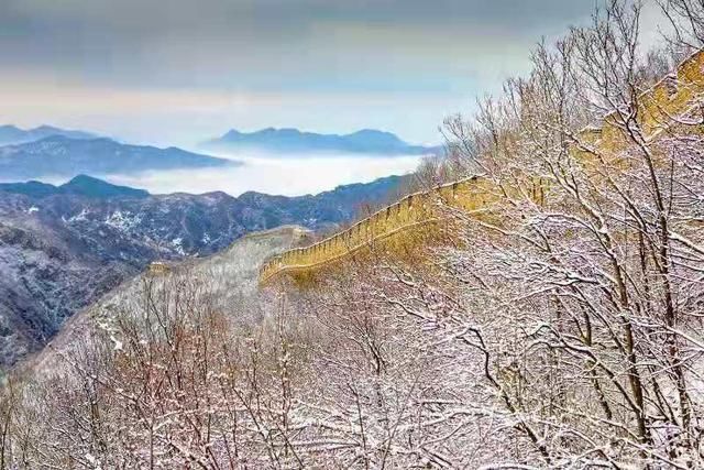 夜读 | 雪色唯美的北京“耷拉边”长城,留下一个谜