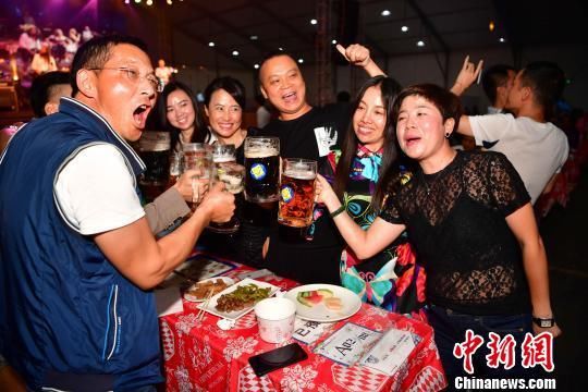 慕尼黑啤酒节再访昆明 搭起中德民族文化交流平台