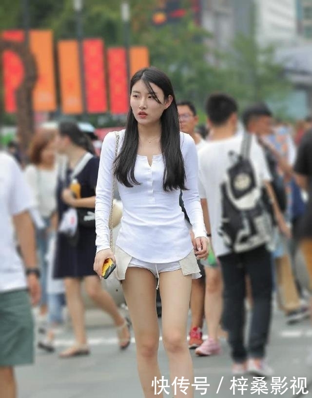 『风采』简约减龄又靓丽,短裤穿搭让你的气质更具青春风采