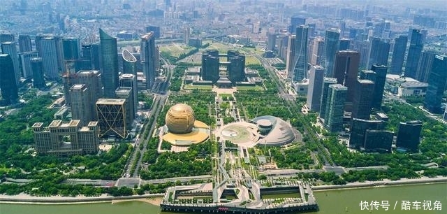 国内最受毕业生青睐的3座城市，成都仅排第二，第一名你意想不到