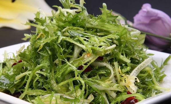 田地里常见的野草，如今不少人采摘或种植，是上好野菜，一斤9元