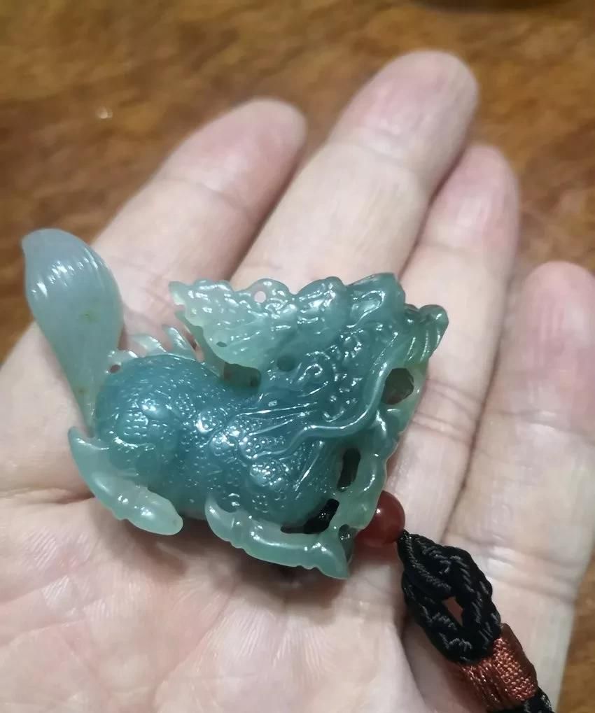  「危料」2万多买的翡翠麒麟！究竟是油青翡翠？还是危料？