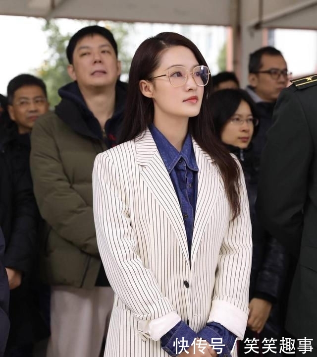 『西装』李沁,一个演技颜值都在线,却始终不温不火的演员,你喜欢她吗?