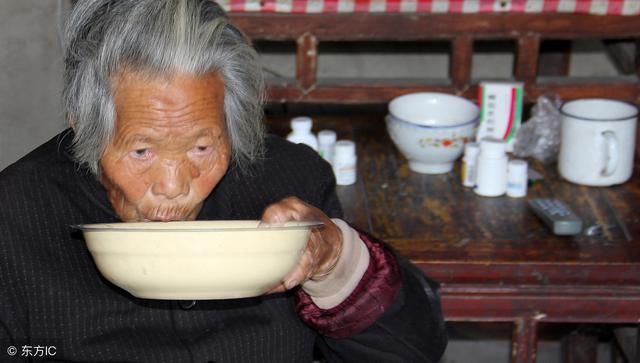 留守人口年轻化，新年后很多农民工在家待着，办啥他们不去挣钱？