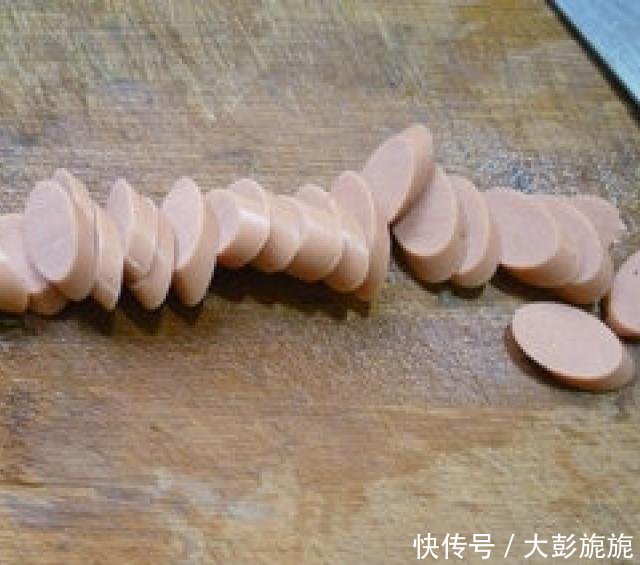  『小炒』牛肉肠炒鸡蛋，鲜香美味的小炒，做法简单便捷