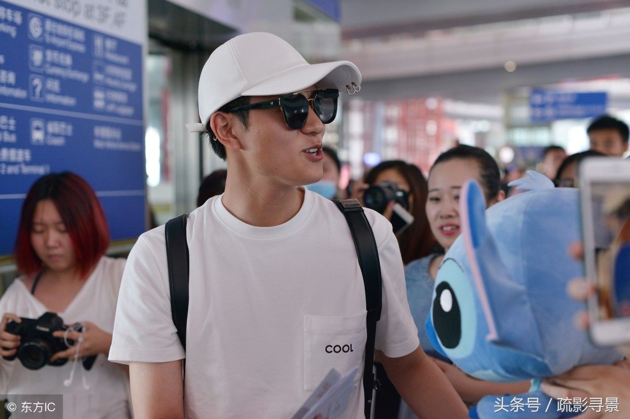 杨紫发微博称物是人非，是真实情况还是剧中的台词，小猴子挺住