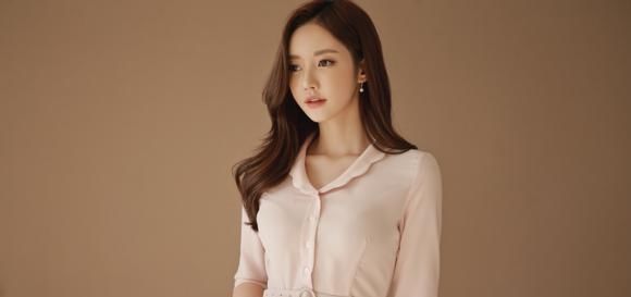  『美女』美女模特孙允珠高清美图苹果嫩粉甜心家居娇嗔连衣裙