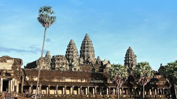 柬埔寨的首都“寒酸”过越南河内，网友说，也差不多