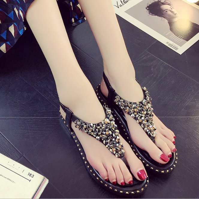 太美了、太美了!今夏流行的罗马凉鞋，让你的玉足白嫩又迷人