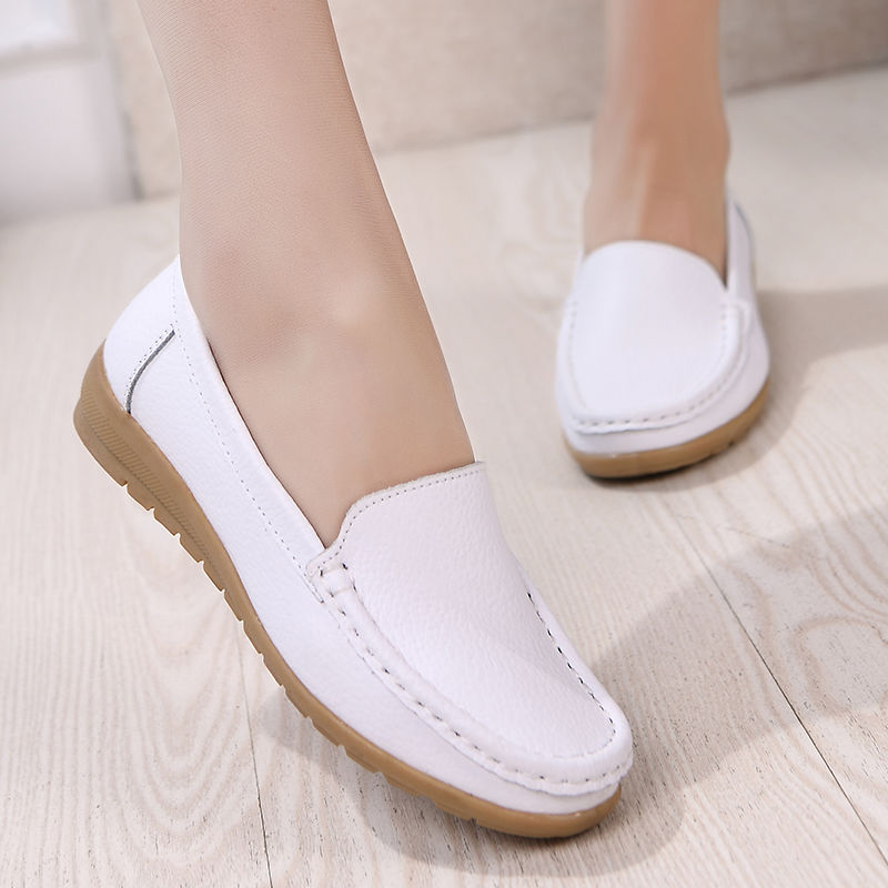 没想到!入秋以后，那些走在时尚前沿的女人都流行穿这样的女鞋