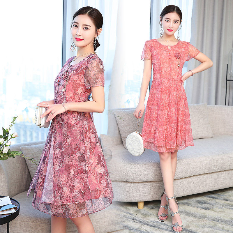 腰粗屁股大女人，更要穿裙，多穿这样的连衣裙，遮肉修身又优雅