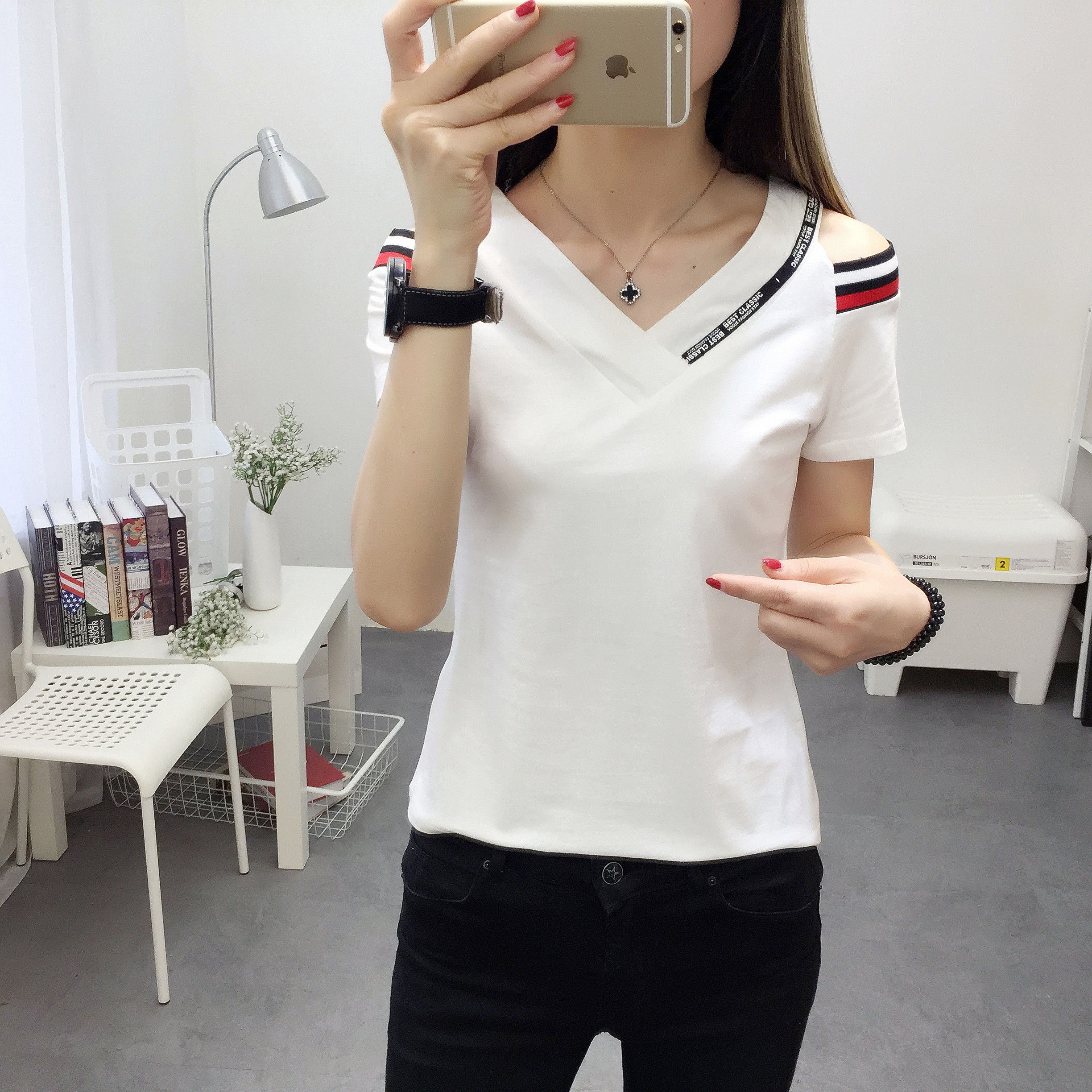 谁说丰满的女人不好看?看看下图这样搭配,更显女人味