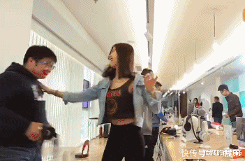 教养■“女生的哪个瞬间让你觉得很有教养?”就服大姨妈这个!哈哈哈哈!