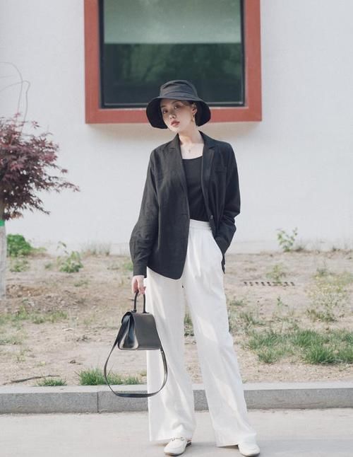  『女人』女人就这三个年龄段，你在什么样的年龄段穿什么样的衣服，才会美