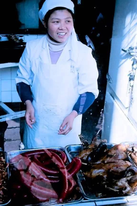 15张老照片:80年代外国游客拍摄的中国小吃！