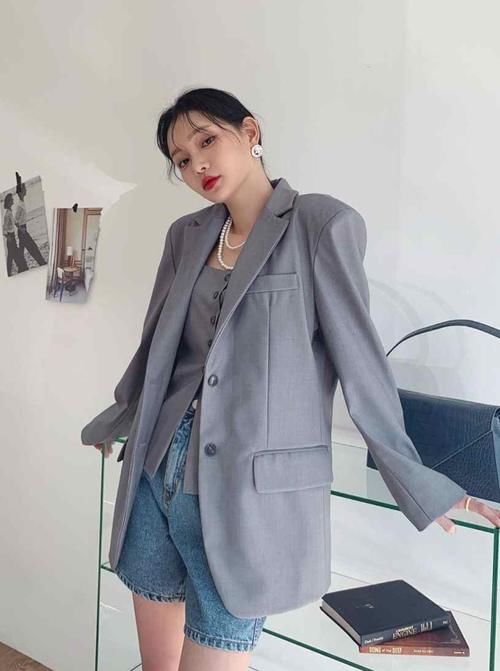  『卫衣』觉得卫衣好看的请试试这4种“初恋外套”，真香