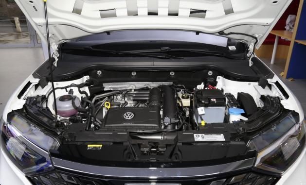  「发动机」10.68万的大众中级SUV，捷达VS7确实香，但也有两个缺点！