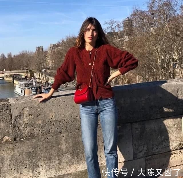  『时髦』阔腿裤不吃香了，2020流行“窄腿裤”，时髦不挑人，比阔腿裤百搭！