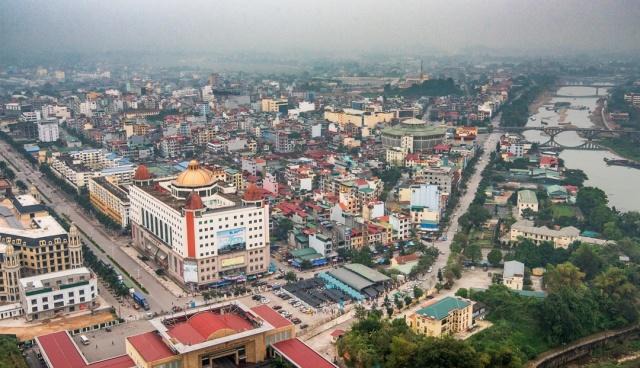 广西越南仅隔一座桥，本以为对岸很落后，实际上很繁华！