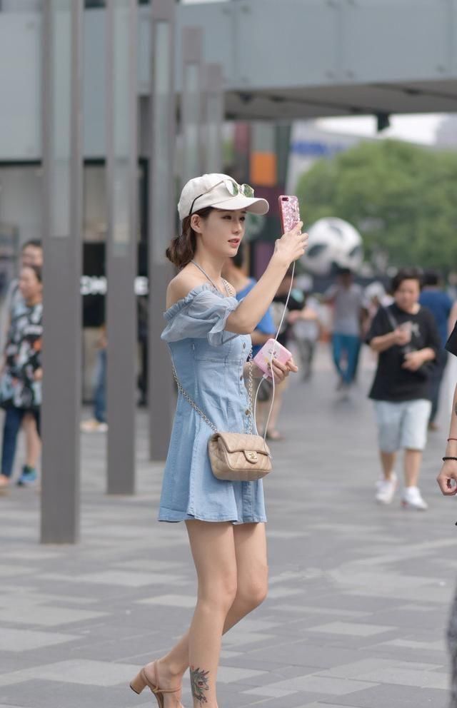 完美：街拍: 好的衣着能让你自信地走在街头