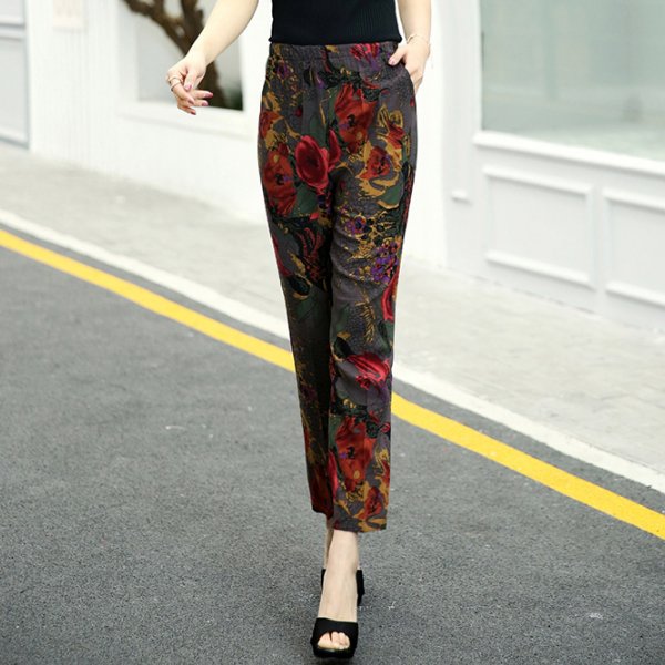 秋天了，裙子再美也别买，瞧瞧如今刚出炉的妈妈裤，真美