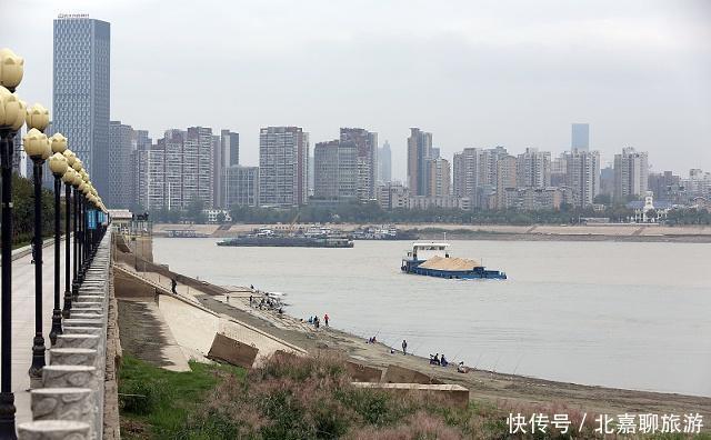 大武汉到底有多大，北上广深集体感到压力，综合实力曾仅次于上海