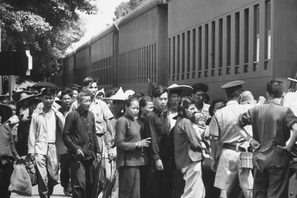 老照片，1962年自然灾害10万人逃往香港