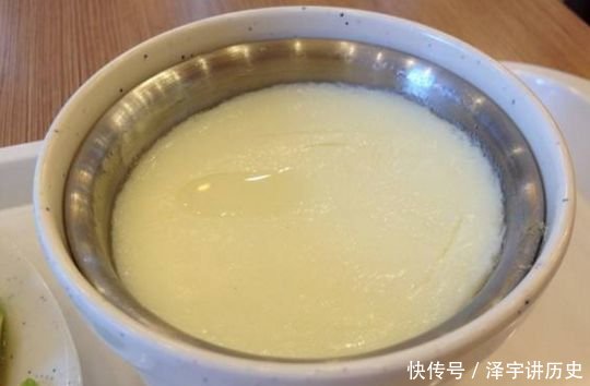  『鸡蛋液』蒸鸡蛋羹时，不要加水后就下锅！多加这一步，鸡蛋又滑又嫩无蜂窝