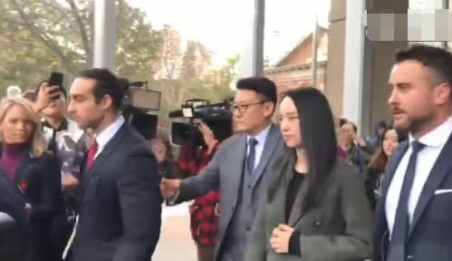 董璇登外媒头条，千万保释金高云翔获自由，工作室声明反坐实出轨