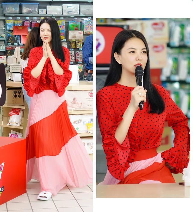 居然被瘦下来的李湘惊艳了!42岁身穿印花裙，照样美得优雅又高级