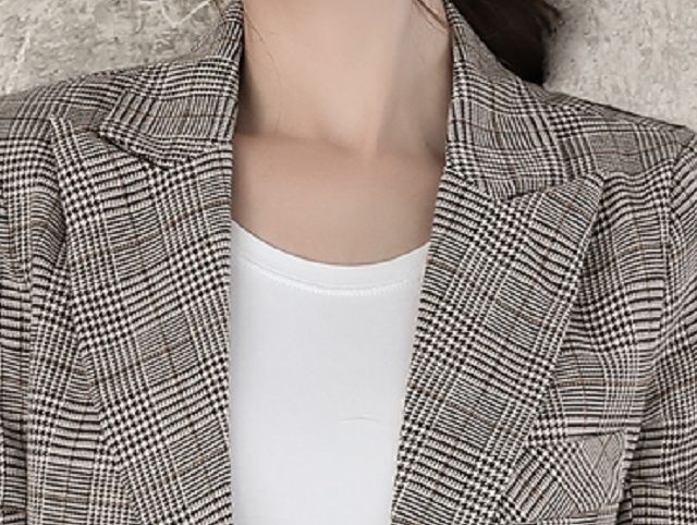 风衣过时了!当下流行“薄西装”，40女人穿特美