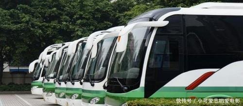 受国人喜爱的卧铺大巴车已被全面取消，取消的原因让人后怕！