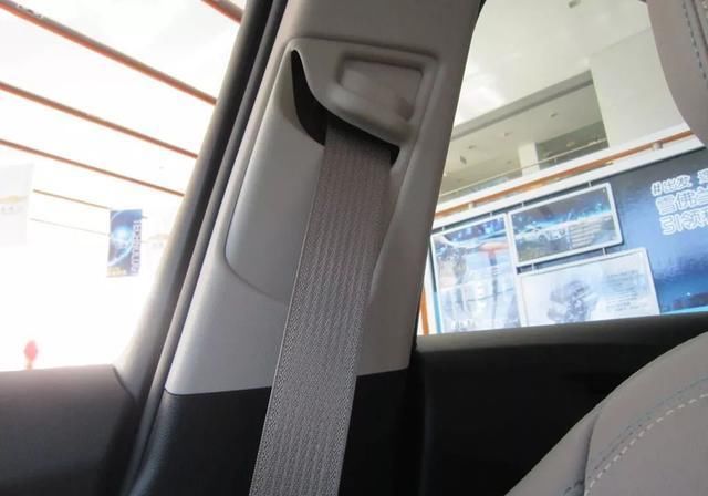  汽车：冷门汽车小知识，座椅要不要加座套、油箱位置怎么看