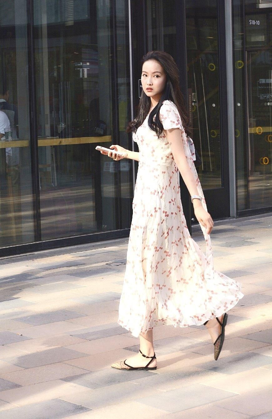 京城小东莞，北京三里屯街拍如云的美女，穿着打扮有个性有品味