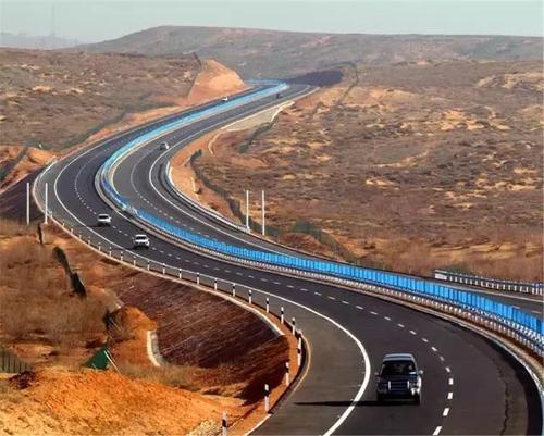 一年狂赚4000亿！为什么中国高速公路还在喊亏损？