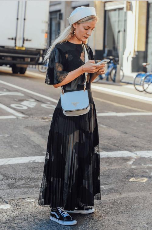 早秋裙子这么穿最时髦!!!