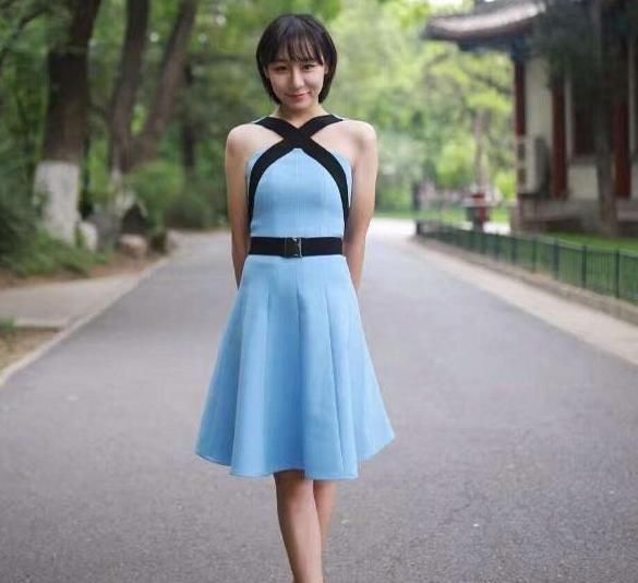  【退役】曾1米37的体操冠军，退役后却迎来“二次发育”，现如今美成这般